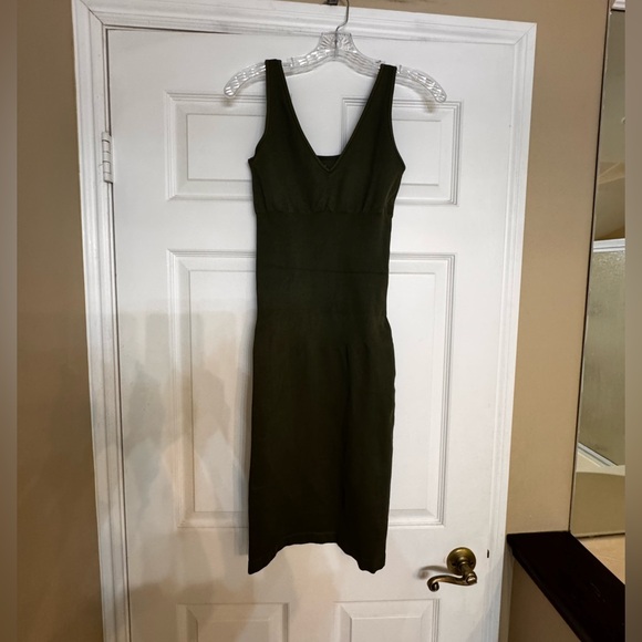 Elegant Olive Green Maxi Dress - Picture 4 of 5